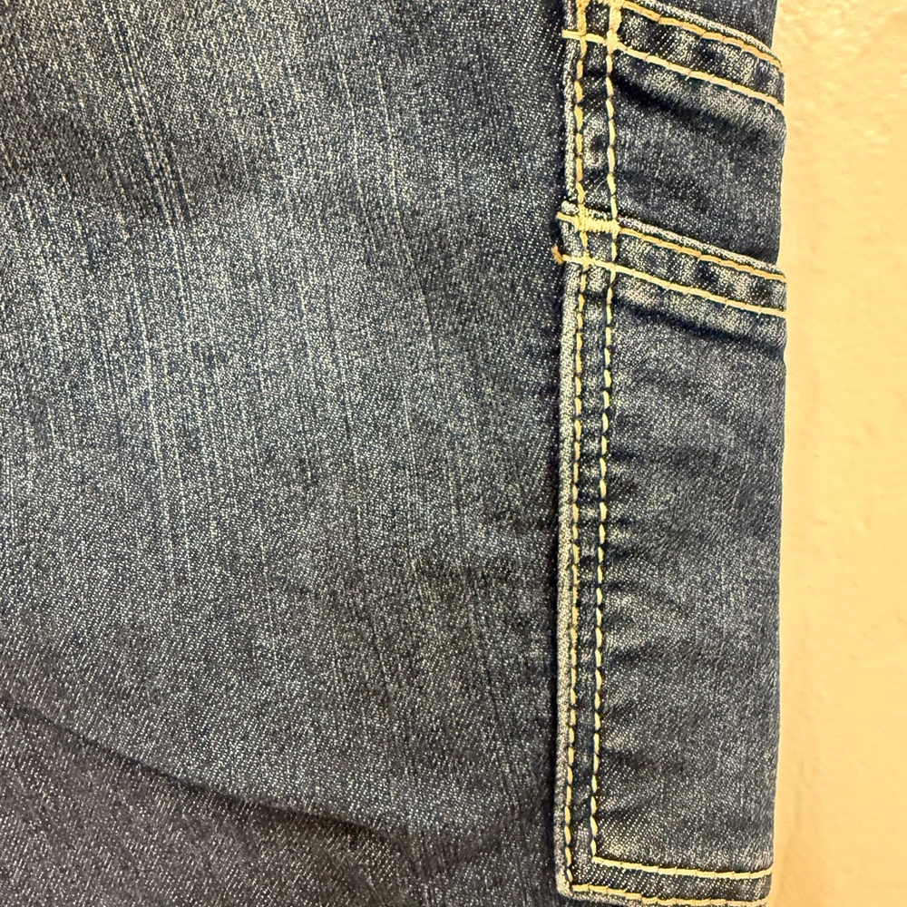 Ariat Mid Rise Straight Blue Jeans NWOT - Picture 7 of 7